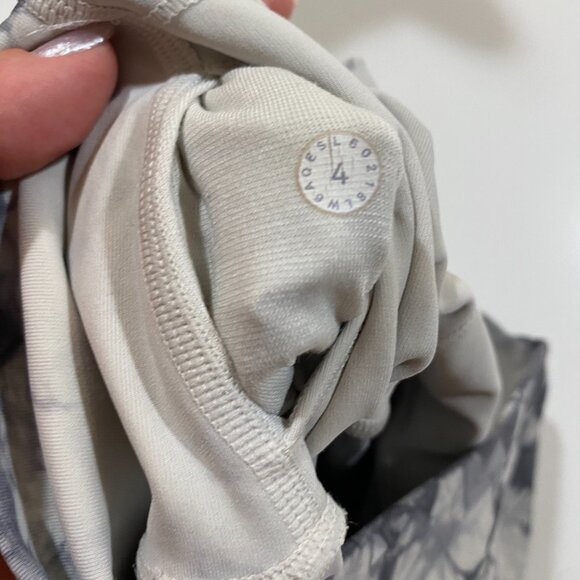 Lululemon Shibori Leggings 23" - Picture 3 of 4